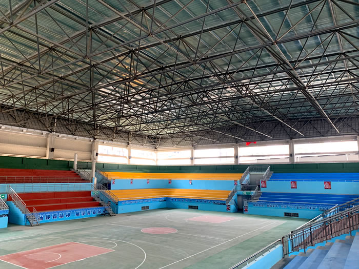 德令哈体育馆网架